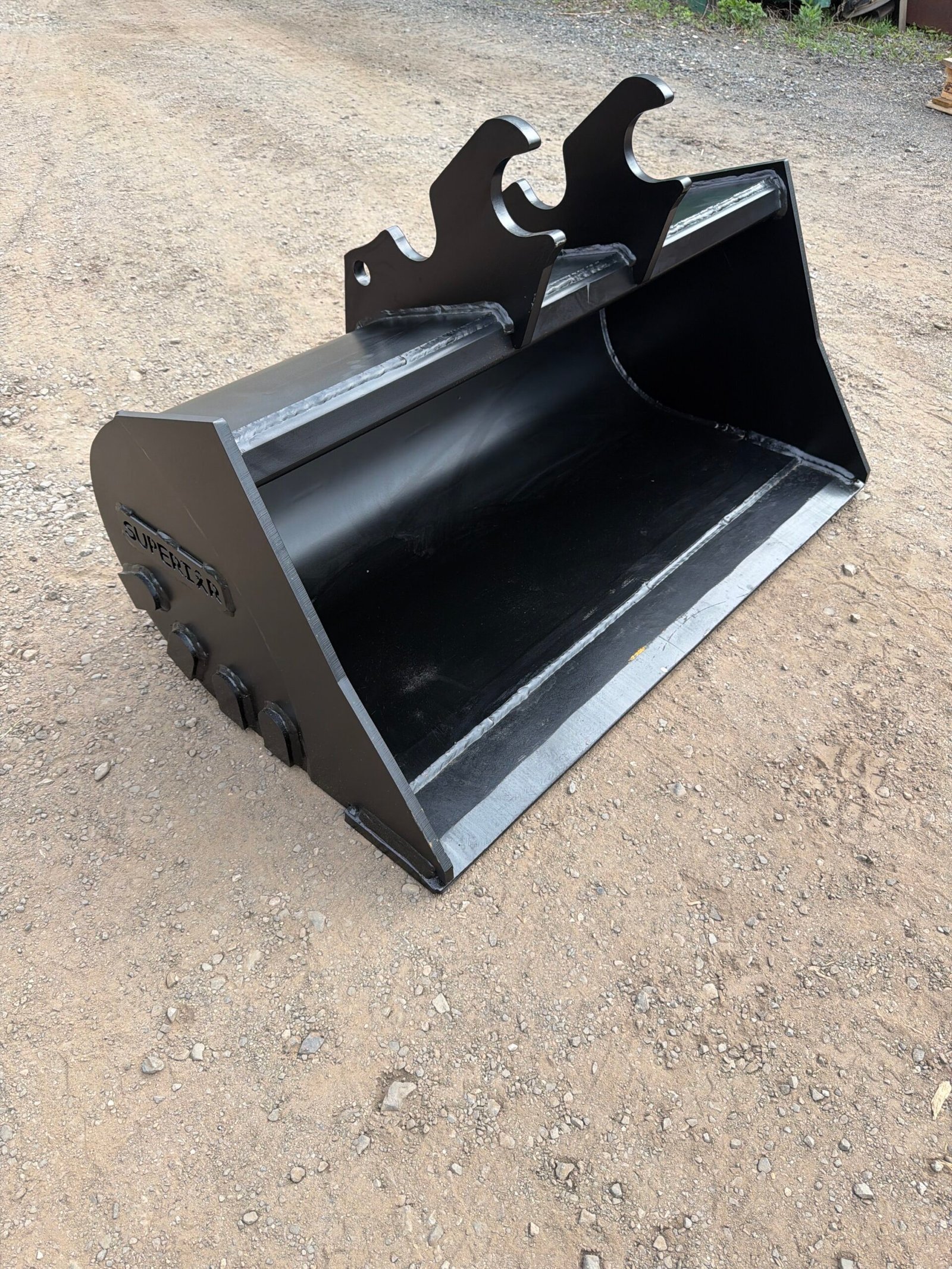 42″ Kubota KX040-Style Excavator Bucket – Fits KX033–KX121-3