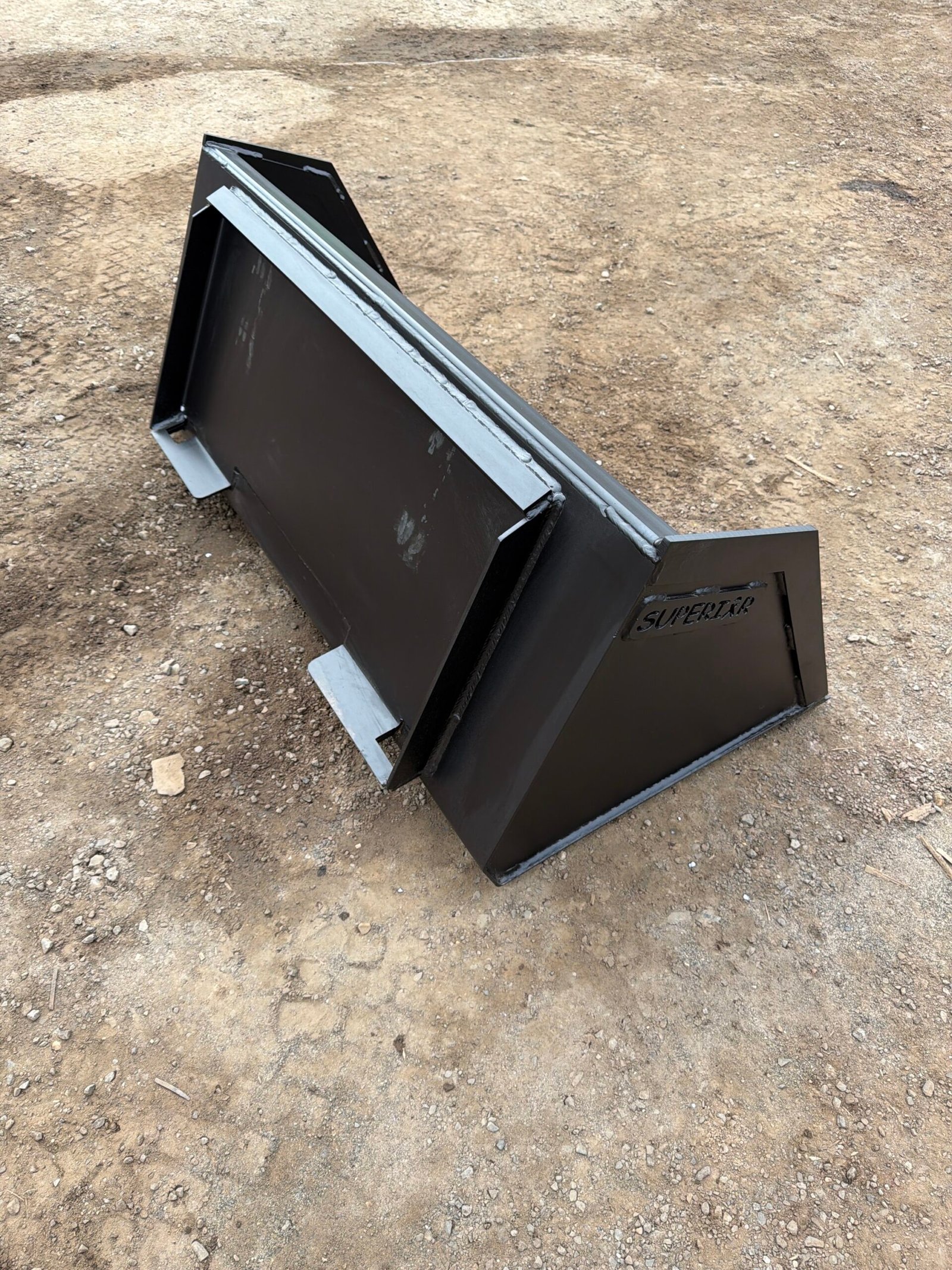 42″ High Capacity Bucket – MT Mount