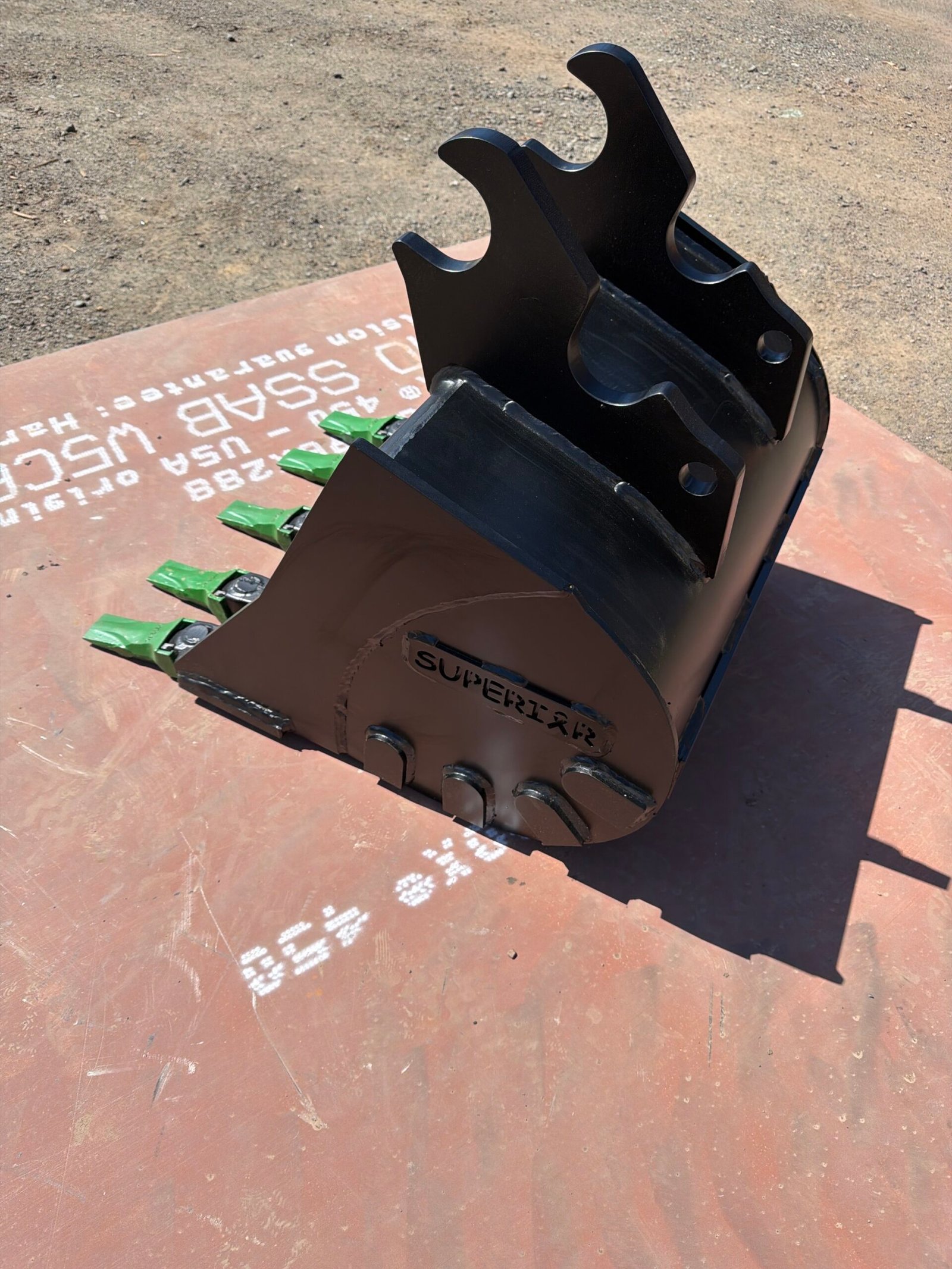 24″ Kubota KX040-Style Excavator Bucket – Fits KX033–KX121-3