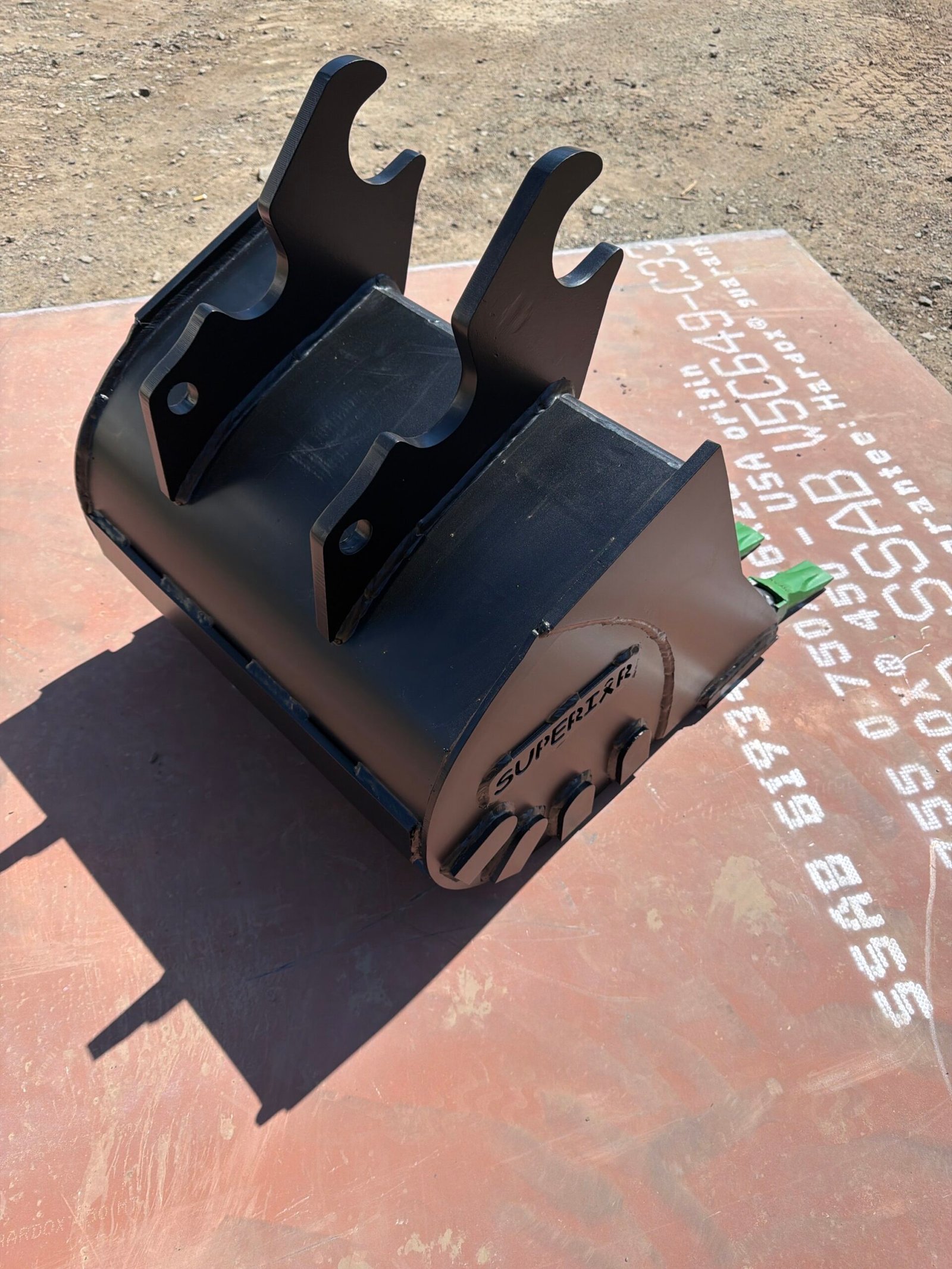 24″ Kubota KX040-Style Excavator Bucket – Fits KX033–KX121-3
